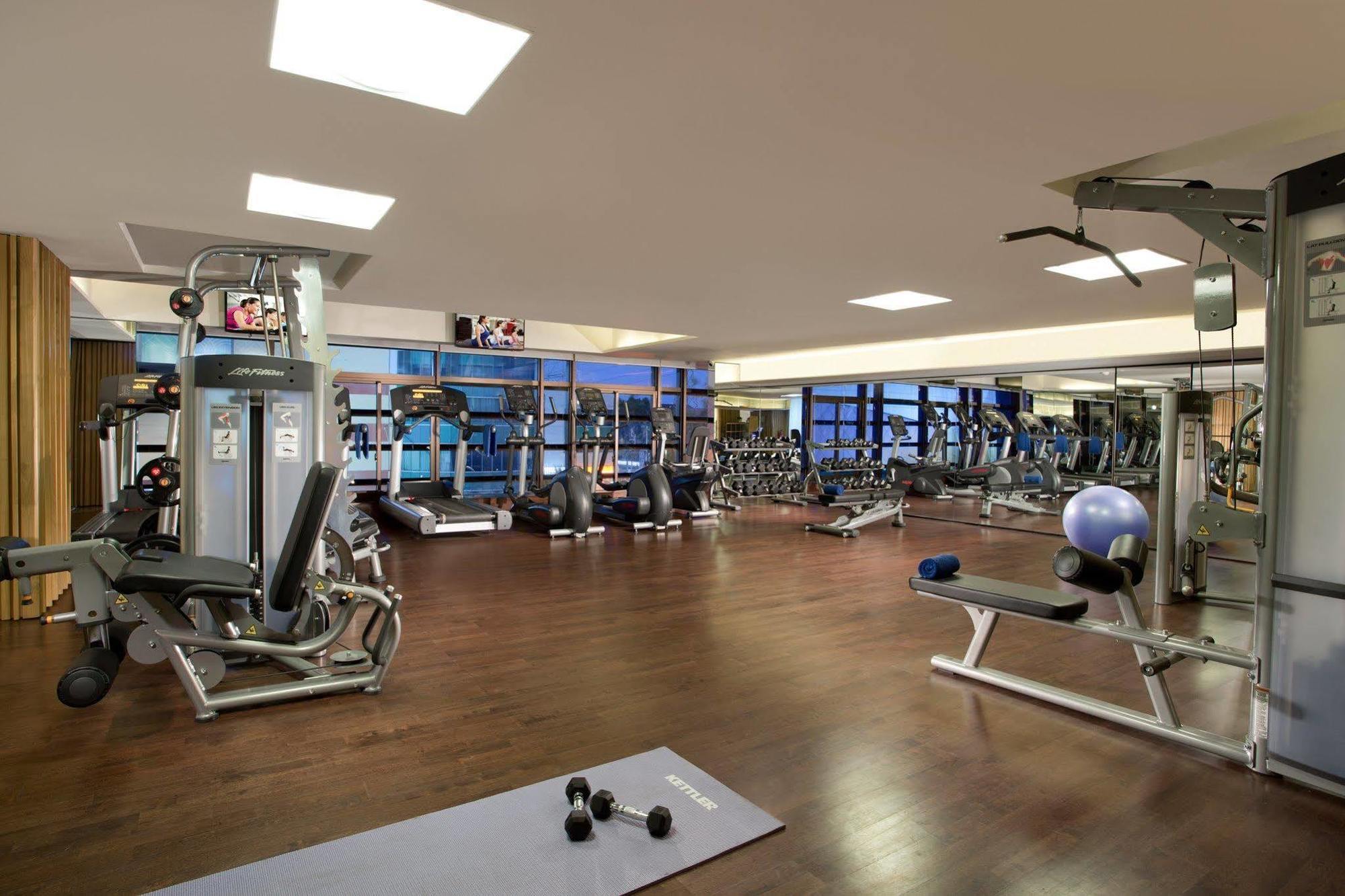 Ascott Waterplace Surabaia Exterior foto